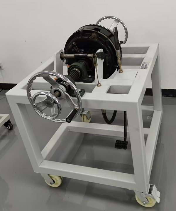 拖拉机离合器实训台(图1) 拖拉机离合器实训台